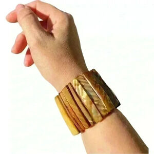 Vintage shell bracelet stretchy cuff boho shiny